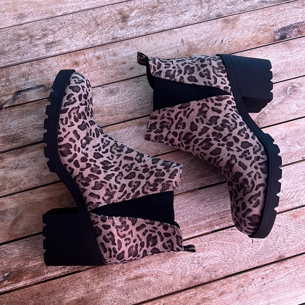 NWT Leopard Booties